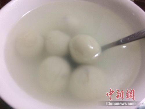 ͼԲƺ󣬱Ԫ⻬ˮ峺 <a target='_blank' href='http://www.chinanews.com/' ><p  align=