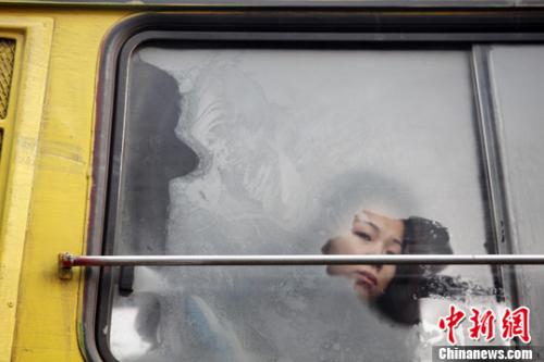 <a target='_blank' href='http://www.chinanews.com/'><p  align=